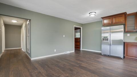 919 E 4th St, Belvidere, IL 61008 photo 9