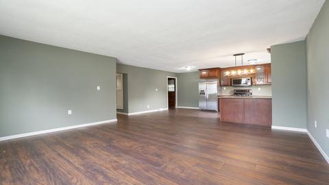 919 E 4th St, Belvidere, IL 61008 photo 5