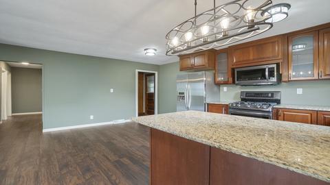 919 E 4th St, Belvidere, IL 61008 photo 8