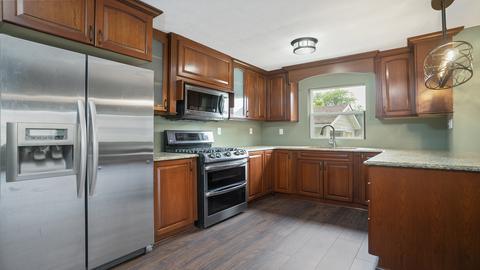 919 E 4th St, Belvidere, IL 61008 photo 11