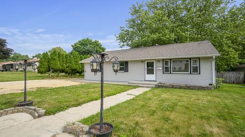 919 E 4th St, Belvidere, IL 61008 photo 2