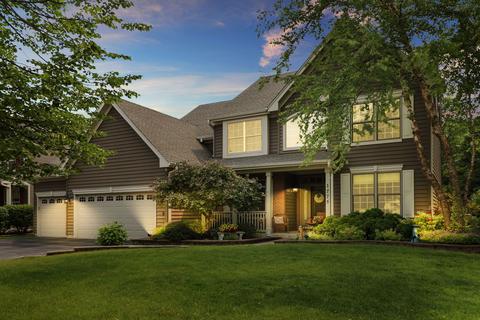 1775 Kings Gate Ln, Crystal Lake, IL 60014