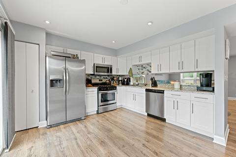 1233 Sebring Cir, Elgin, IL 60120 photo 7