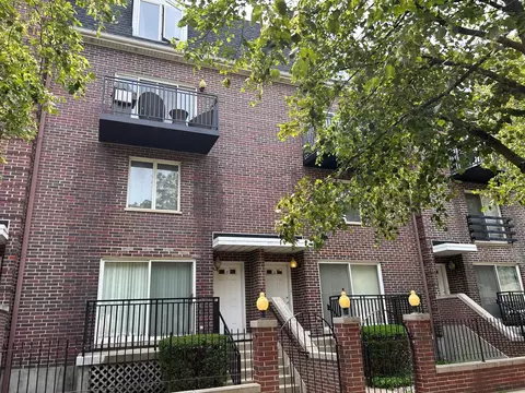 815 Pearson St #6, Des Plaines, IL 60016 photo 2