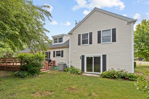 540 Springhill Dr, Roselle, IL 60172 photo 24