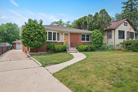 706 S Monterey Ave, Villa Park, IL 60181