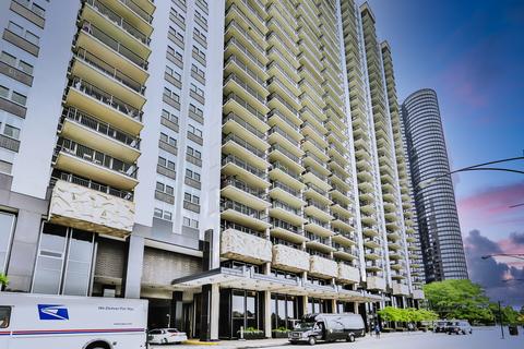 400 E Randolph St #1312, Chicago, IL 60601
