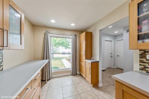 1995 Dunmore Pl, Hoffman Estates, IL 60169 photo 8