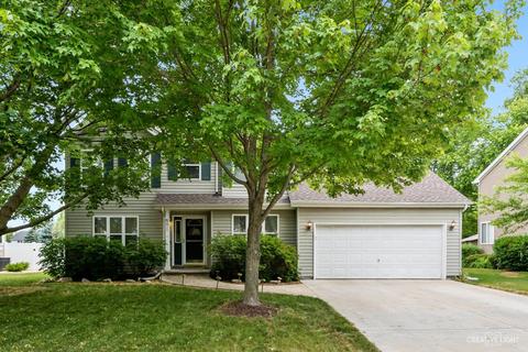 617 Pinehurst Dr, North Aurora, IL 60542