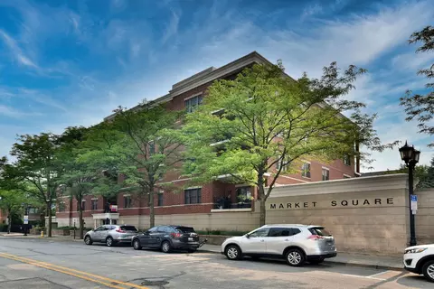 200 N Addison Ave #202, Elmhurst, IL 60126