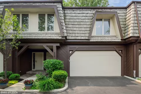 1561 Winnetka Rd, Glenview, IL 60025