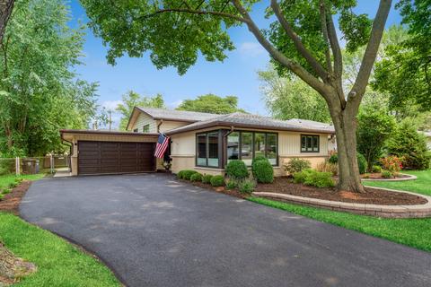 1203 N Westgate Rd, Mount Prospect, IL 60056