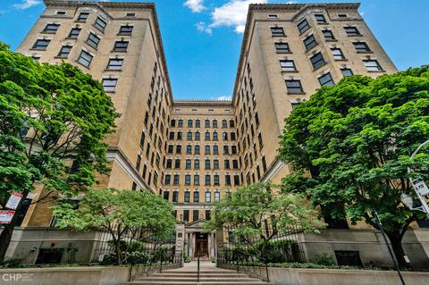 559 W Surf St #706, Chicago, IL 60657