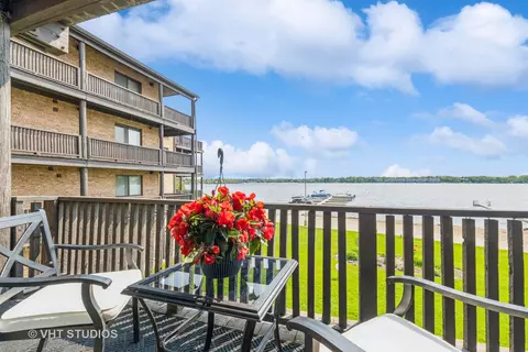 440 N Main St #E205A, Wauconda, IL 60084