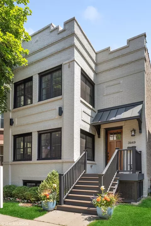 3649 N Claremont Ave, Chicago, IL 60618