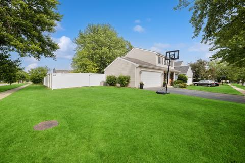 1167 S Beechtree Ln, Bartlett, IL 60103 photo 2