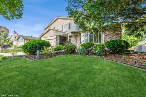 15400 Cherry Ln, Oak Forest, IL 60452