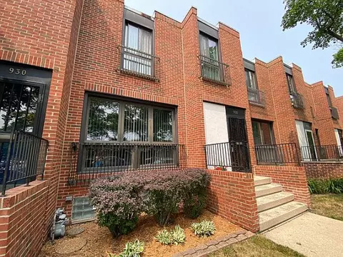 932 E 55th St, Chicago, IL 60615 photo 2