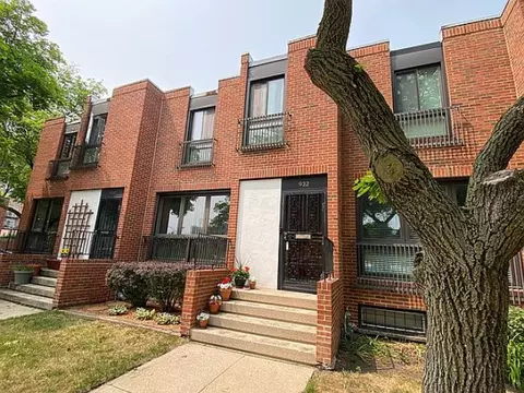 932 E 55th St, Chicago, IL 60615