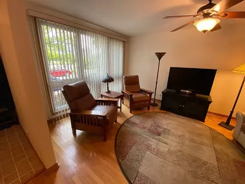932 E 55th St, Chicago, IL 60615 photo 8