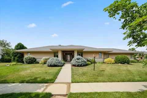 2505 Saint Andrews Rd, Urbana, IL 61802