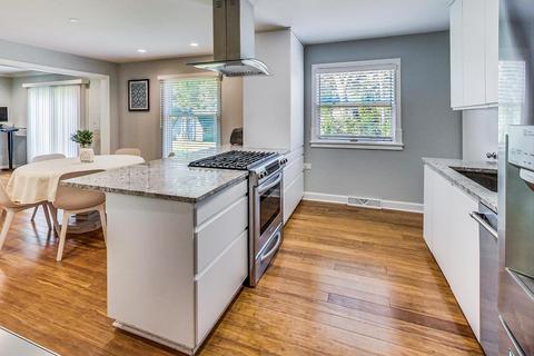 1780 Killarney Ln, Northbrook, IL 60062 photo 4