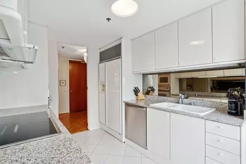 100 E Huron St #3302, Chicago, IL 60611 photo 8