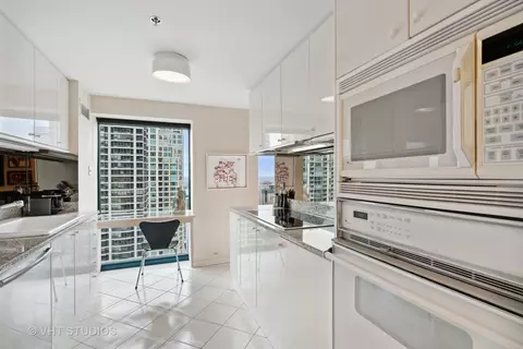 100 E Huron St #3302, Chicago, IL 60611 photo 7
