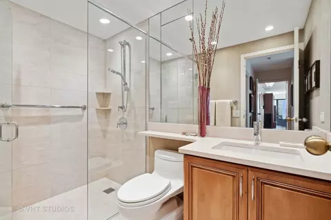100 E Huron St #3302, Chicago, IL 60611 photo 11