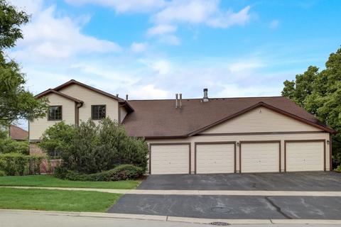 8325 Highpoint Cir #A, Darien, IL 60561