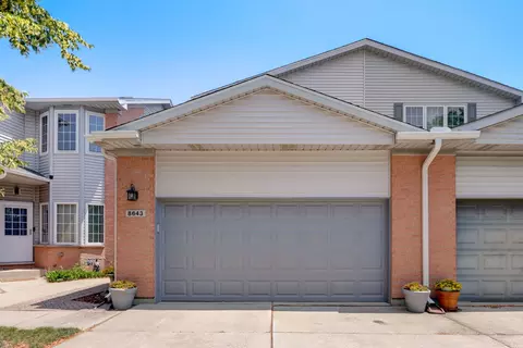 8643 N Shermer Rd, Niles, IL 60714