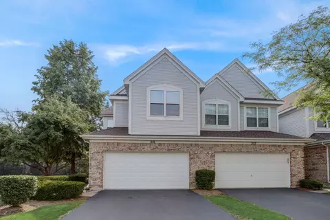 210 Bay Dr, Itasca, IL 60143