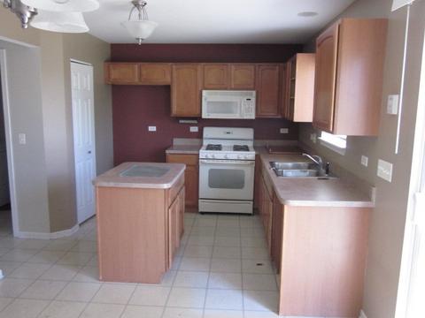 6323 Cork Ln, Mchenry, IL 60050 photo 2