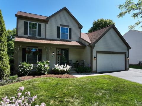 211 Prairie Ridge Dr, Woodstock, IL 60098