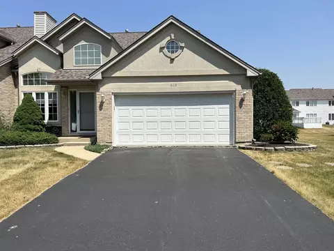 663 Meadowdale Dr, Romeoville, IL 60446