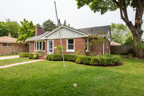 318 Burton St, Waukegan, IL 60085