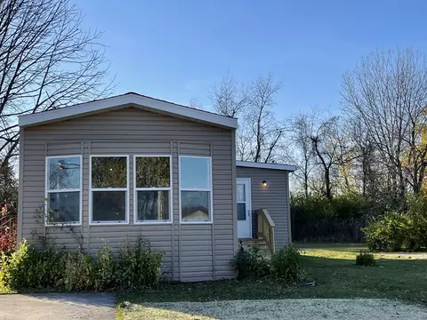 239 Blackthorn Rd, Matteson, IL 60443