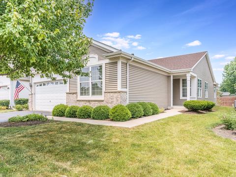 21134 Eugene Siegel Ct, Crest Hill, IL 60403