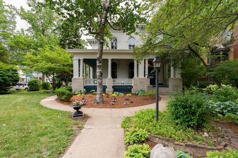 421 E Grove St, Bloomington, IL 61701