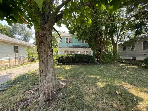 919 W Bradley Ave, Champaign, IL 61821