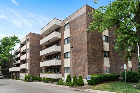 9240 Gross Point Rd #206, Skokie, IL 60077