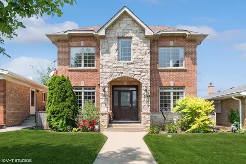 3944 Fargo Ave, Skokie, IL 60076