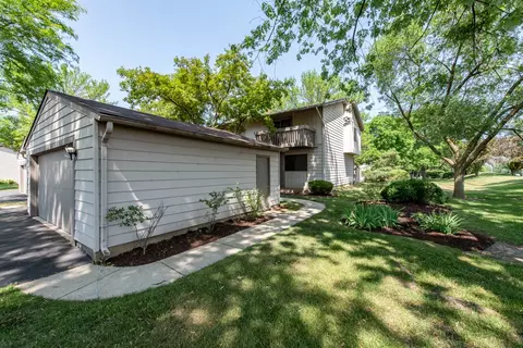 801 Hughes Pl, Vernon Hills, IL 60061