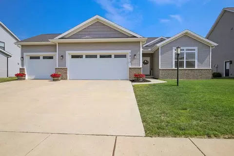 1012 Declaration Dr, Savoy, IL 61874