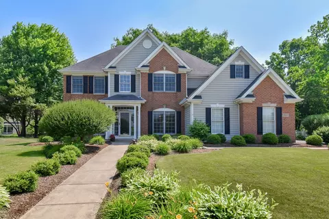 39 W885 N Robert Frost Cir, Saint Charles, IL 60175