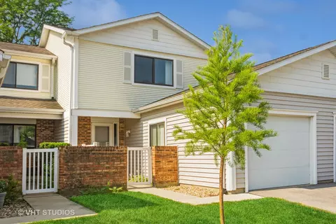 631 Breakers Pt, Schaumburg, IL 60194