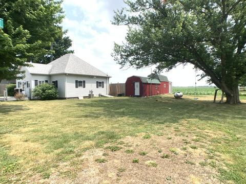 300 E Washington St, Magnolia, IL 61336 photo 3