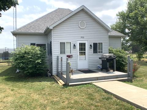 300 E Washington St, Magnolia, IL 61336