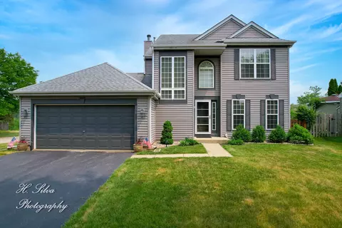 656 Joseph St, Lake In The Hills, IL 60156