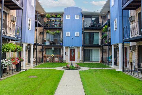8517 W Catherine Ave #281, Chicago, IL 60656